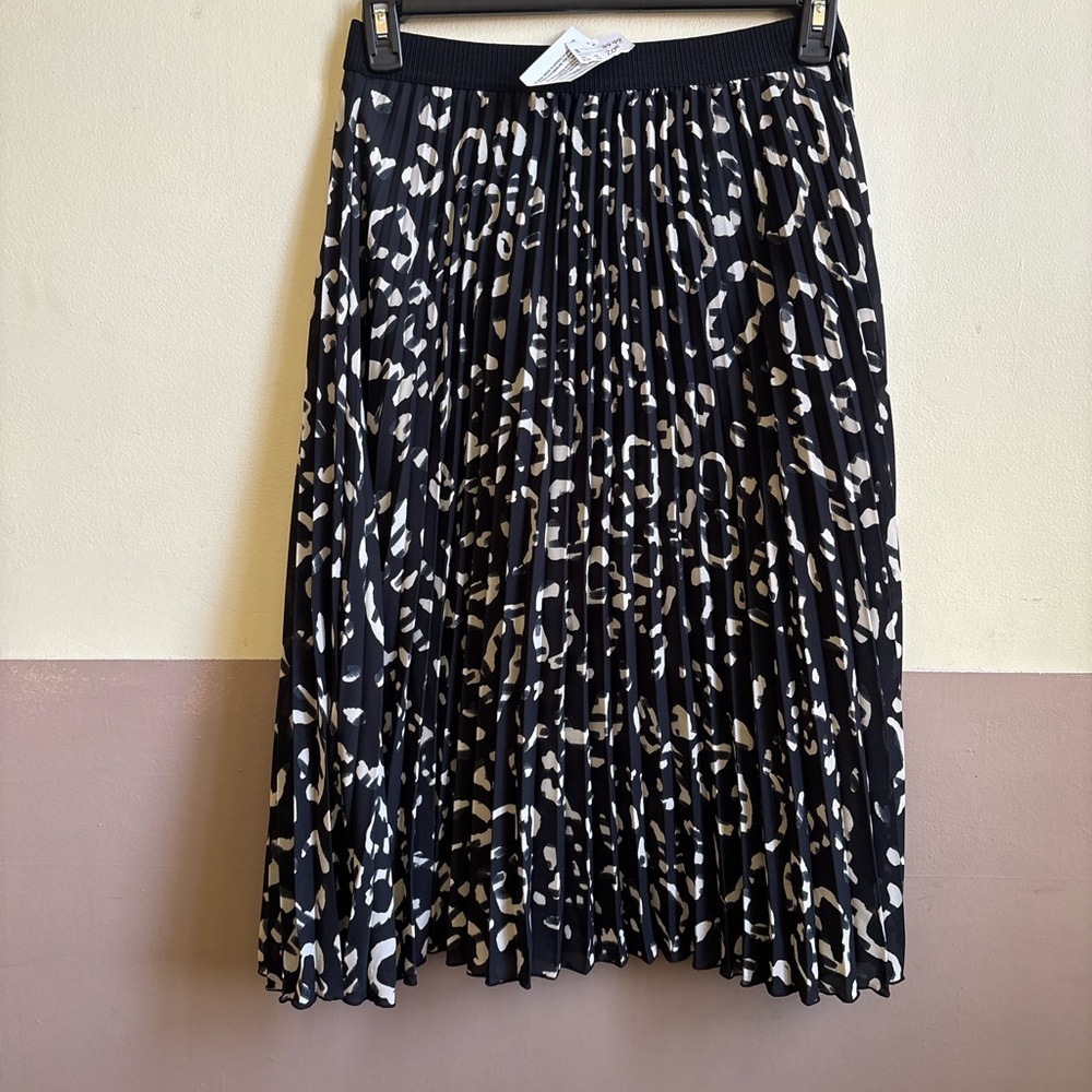 H&M Black and Cream Pleated Leopard-Print Midi Skirt